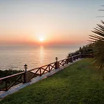 Villa Atlas *