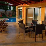 Villa Atlas *